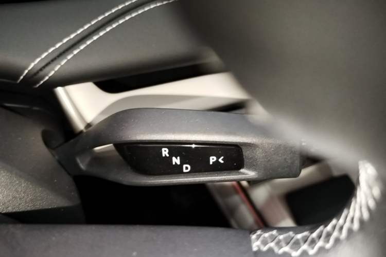 Used Xiaomi Auto SU7 2024 Rear-Drive Long-Range Intelligent Driving Version Gear Lever
