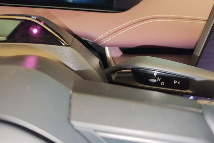 Used Xiaomi Auto SU7 2024 Rear-Drive Long-Range Intelligent Driving Version Gear Lever