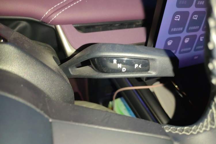 Used Xiaomi Auto SU7 2024 Rear-Drive Long-Range Intelligent Driving Version Gear Lever