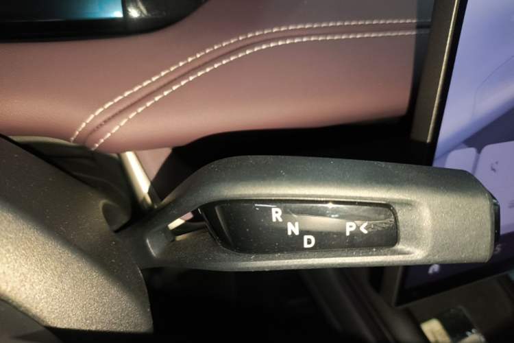 Used Xiaomi Auto SU7 2024 Four-Wheel Drive Ultra-Long Range Advanced Intelligent Driving Max Edition Gear Lever