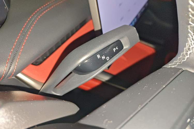 Used Xiaomi Auto SU7 2024 Four-Wheel Drive Ultra-Long Range Advanced Intelligent Driving Max Edition Gear Lever