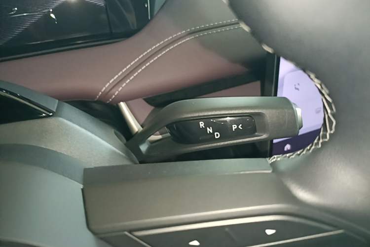Used Xiaomi Auto SU7 2024 Four-Wheel Drive Ultra-Long Range Advanced Intelligent Driving Max Edition Gear Lever