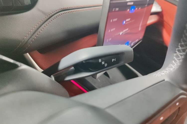 Used Xiaomi Auto SU7 2024 Four-Wheel Drive Ultra-Long Range Advanced Intelligent Driving Max Edition Gear Lever