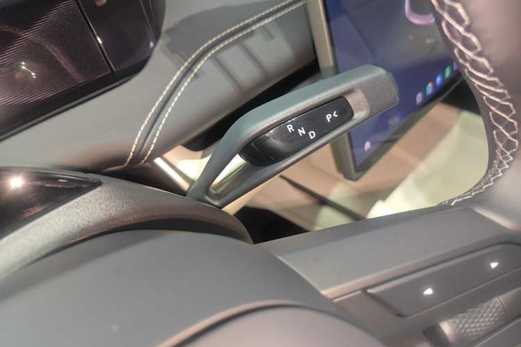 Used Xiaomi Auto SU7 2024 Rear-Drive Ultra-Long Range Advanced Pro-Level Intelligent Driving Version Gear Lever