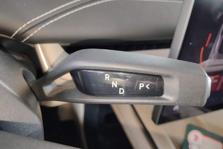 Used Xiaomi Auto SU7 2024 Rear-Drive Ultra-Long Range Advanced Pro-Level Intelligent Driving Version Gear Lever