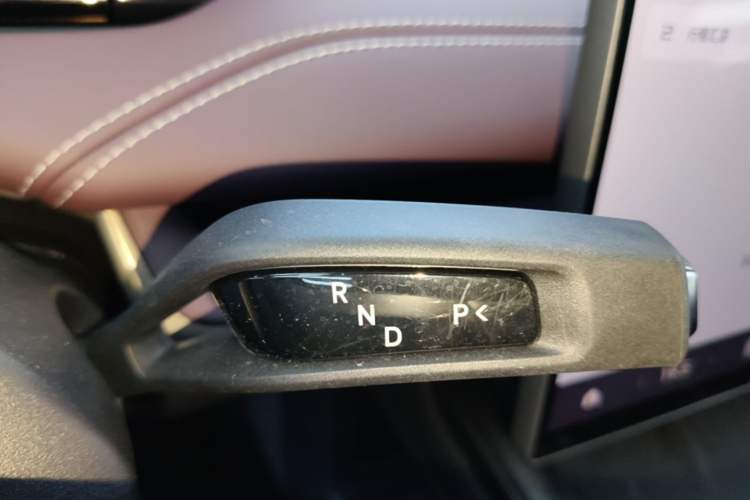 Used Xiaomi Auto SU7 2024 Rear-Drive Ultra-Long Range Advanced Pro-Level Intelligent Driving Version Gear Lever