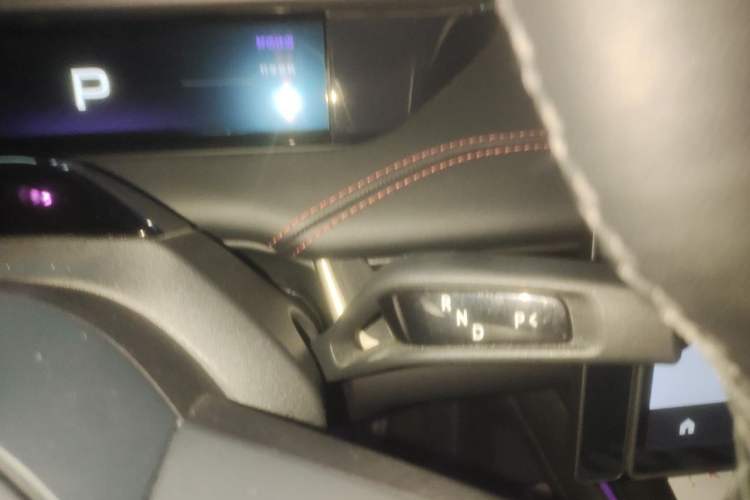 Used Xiaomi Auto SU7 2024 Rear-Drive Ultra-Long Range Advanced Pro-Level Intelligent Driving Version Gear Lever