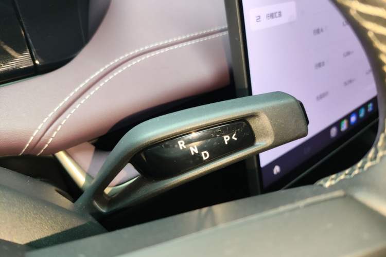 Used Xiaomi Auto SU7 2024 Rear-Drive Long-Range Intelligent Driving Version Gear Lever