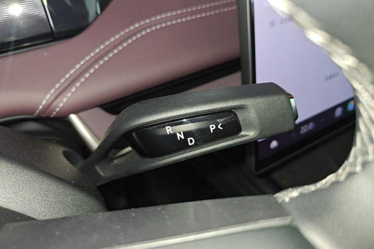 Used Xiaomi Auto SU7 2024 Four-Wheel Drive Ultra-Long Range Advanced Intelligent Driving Max Edition Gear Lever