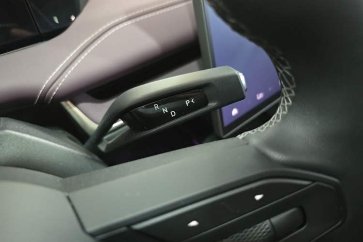 Used Xiaomi Auto SU7 2024 Rear-Drive Long-Range Intelligent Driving Version Gear Lever
