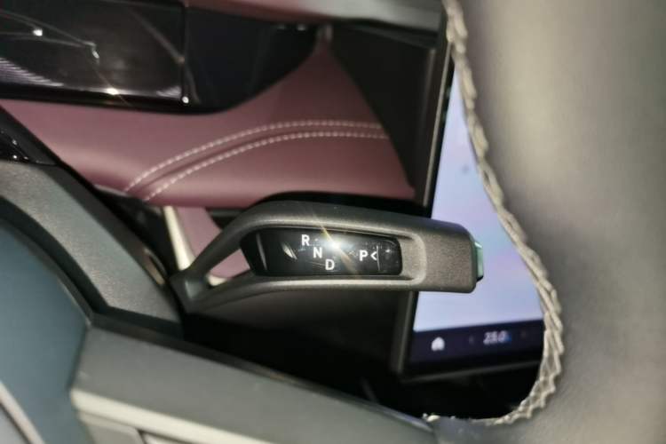Used Xiaomi Auto SU7 2024 Four-Wheel Drive Ultra-Long Range Advanced Intelligent Driving Max Edition Gear Lever