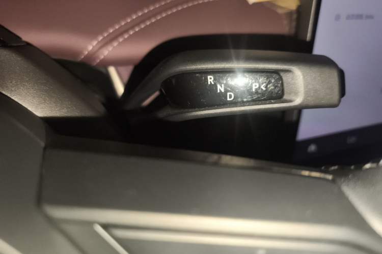 Used Xiaomi Auto SU7 2024 Rear-Drive Long-Range Intelligent Driving Version Gear Lever