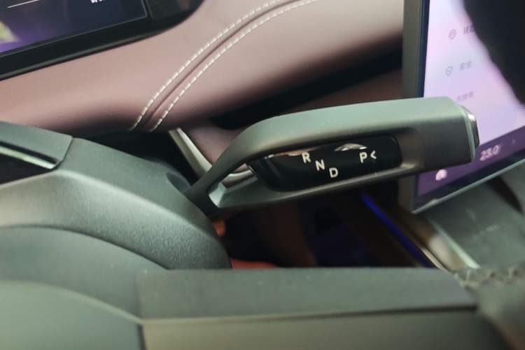 Used Xiaomi Auto SU7 2024 Four-Wheel Drive Ultra-Long Range Advanced Intelligent Driving Max Edition Gear Lever