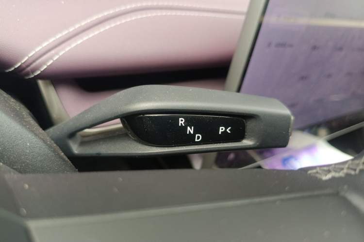 Used Xiaomi Auto SU7 2024 Rear-Drive Long-Range Intelligent Driving Version Gear Lever