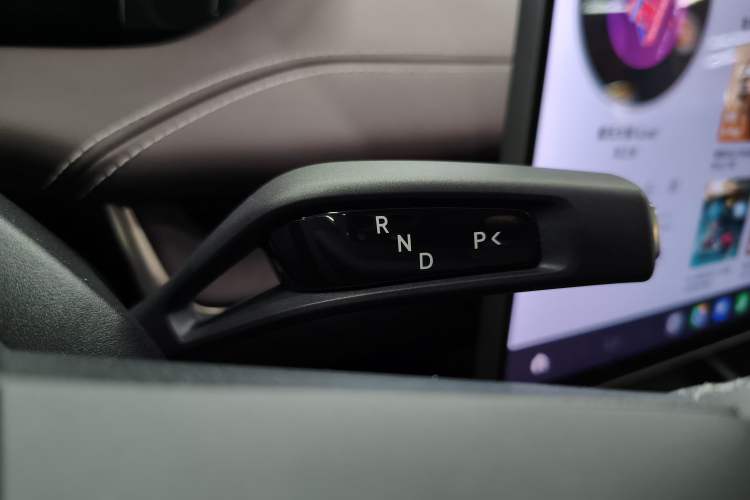 Used Xiaomi Auto SU7 2024 Four-Wheel Drive Ultra-Long Range Advanced Intelligent Driving Max Edition Gear Lever