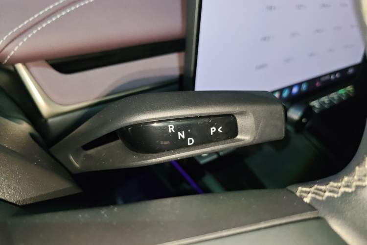 Used Xiaomi Auto SU7 2024 Four-Wheel Drive Ultra-Long Range Advanced Intelligent Driving Max Edition Gear Lever