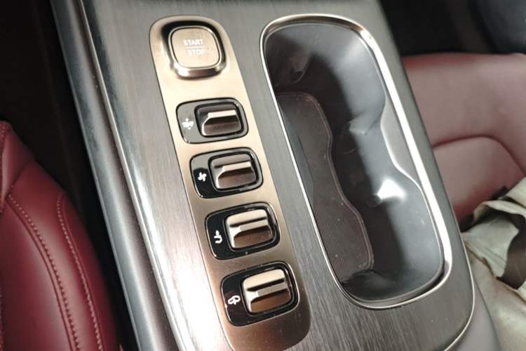 Used Xiaomi Auto SU7 2024 Four-Wheel Drive Ultra-Long Range Advanced Intelligent Driving Max Edition Gear Lever