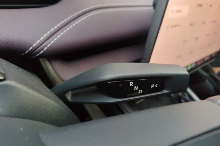 Used Xiaomi Auto SU7 2024 Four-Wheel Drive Ultra-Long Range Advanced Intelligent Driving Max Edition Gear Lever