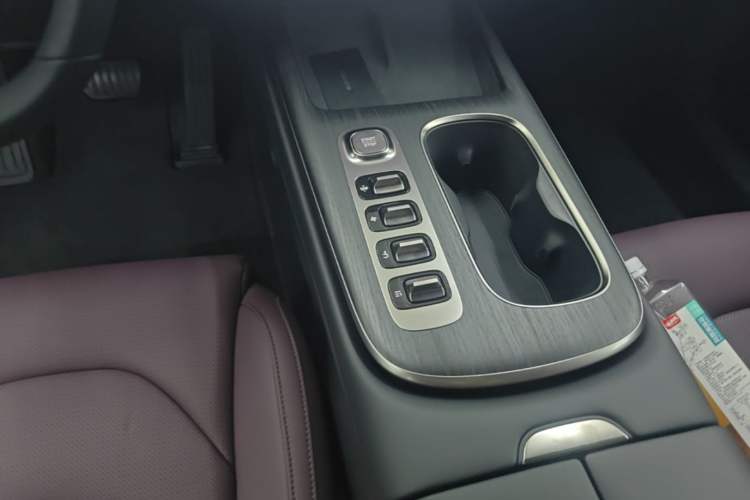 Used Xiaomi Auto SU7 2024 Rear-Drive Ultra-Long Range Advanced Pro-Level Intelligent Driving Version Gear Lever