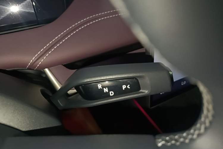 Used Xiaomi Auto SU7 2024 Four-Wheel Drive Ultra-Long Range Advanced Intelligent Driving Max Edition Gear Lever
