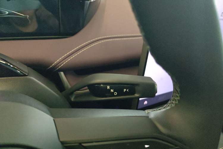 Used Xiaomi Auto SU7 2024 Rear-Drive Ultra-Long Range Advanced Pro-Level Intelligent Driving Version Gear Lever