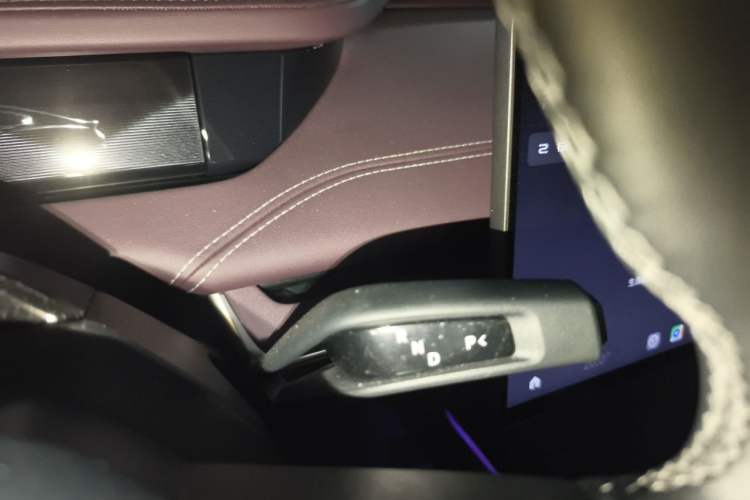 Used Xiaomi Auto SU7 2024 Four-Wheel Drive Ultra-Long Range Advanced Intelligent Driving Max Edition Gear Lever
