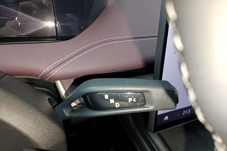 Used Xiaomi Auto SU7 2024 Rear-Drive Ultra-Long Range Advanced Pro-Level Intelligent Driving Version Gear Lever