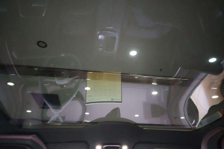 Used Xiaomi Auto SU7 2024 Rear-Drive Long-Range Intelligent Driving Version Headliner