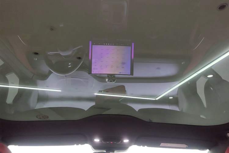 Used Xiaomi Auto SU7 2024 Rear-Drive Long-Range Intelligent Driving Version Headliner