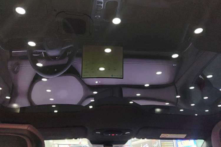 Used Xiaomi Auto SU7 2024 Rear-Drive Ultra-Long Range Advanced Pro-Level Intelligent Driving Version Headliner
