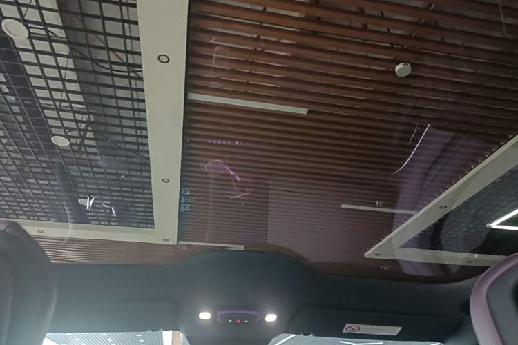 Used Xiaomi Auto SU7 2024 Rear-Drive Ultra-Long Range Advanced Pro-Level Intelligent Driving Version Headliner