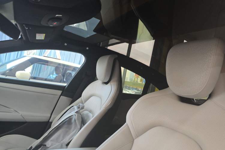 Used Xiaomi Auto SU7 2024 Four-Wheel Drive Ultra-Long Range Advanced Intelligent Driving Max Edition Headliner