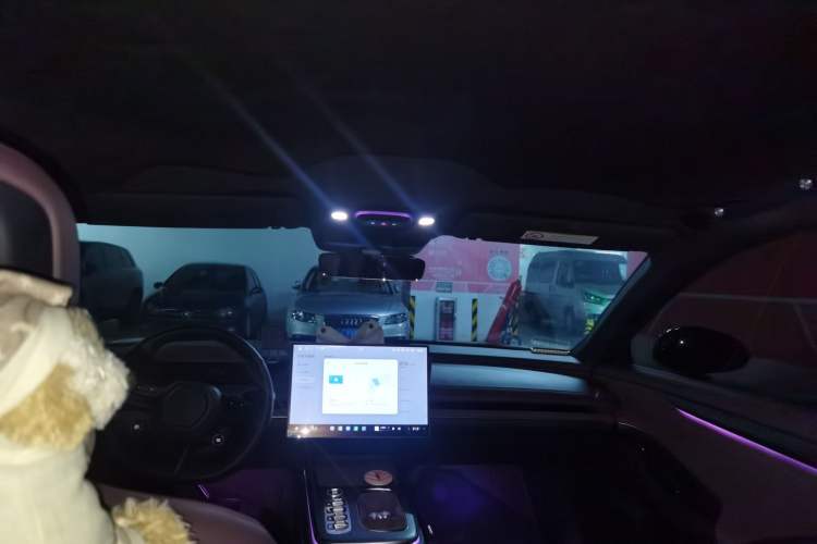 Used Xiaomi Auto SU7 2024 Rear-Drive Ultra-Long Range Advanced Pro-Level Intelligent Driving Version Headliner