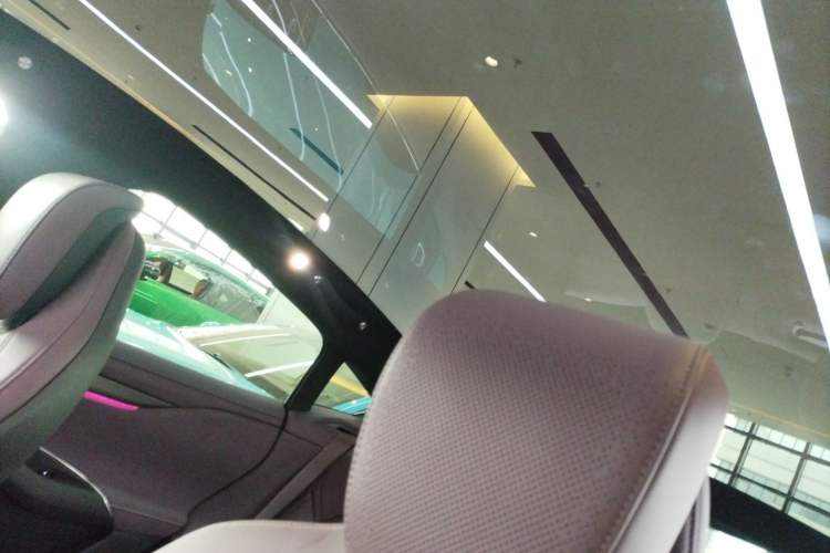 Used Xiaomi Auto SU7 2024 Four-Wheel Drive Ultra-Long Range Advanced Intelligent Driving Max Edition Headliner