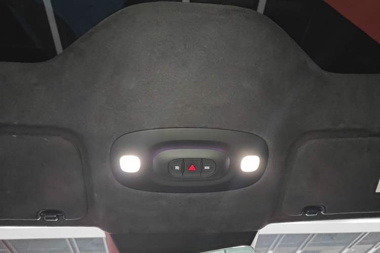 Used Xiaomi Auto SU7 2024 Four-Wheel Drive Ultra-Long Range Advanced Intelligent Driving Max Edition Headliner
