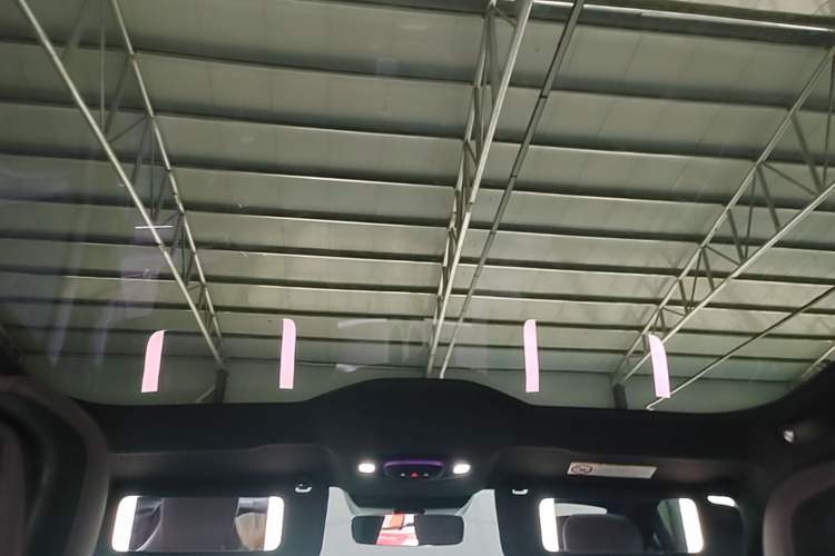 Used Xiaomi Auto SU7 2024 Rear-Drive Ultra-Long Range Advanced Pro-Level Intelligent Driving Version Headliner