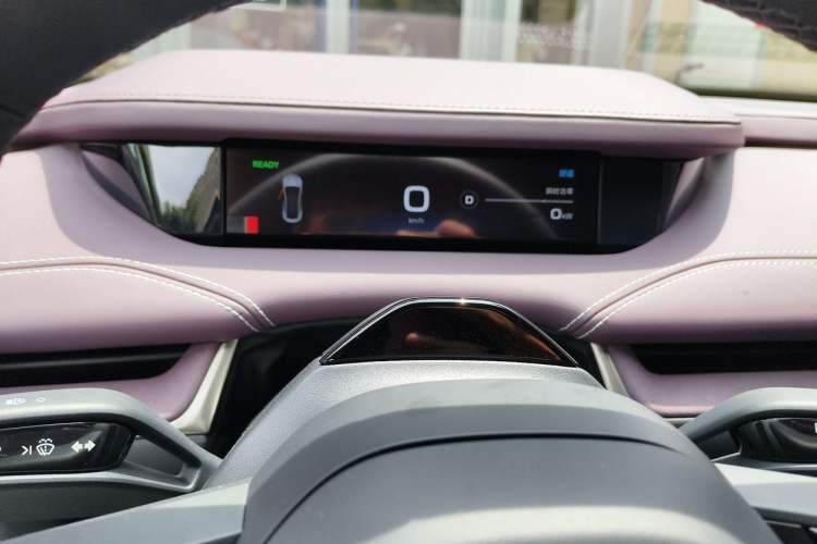 Used Xiaomi Auto SU7 2024 Four-Wheel Drive Ultra-Long Range Advanced Intelligent Driving Max Edition Instrument Cluster