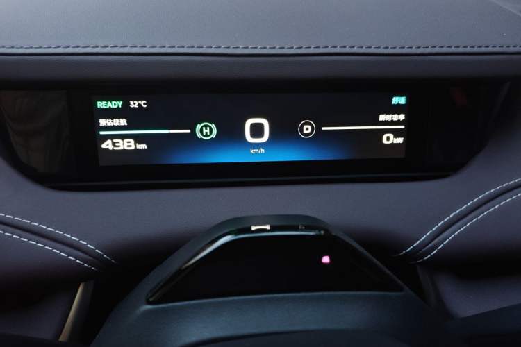 Used Xiaomi Auto SU7 2024 Four-Wheel Drive Ultra-Long Range Advanced Intelligent Driving Max Edition Instrument Cluster