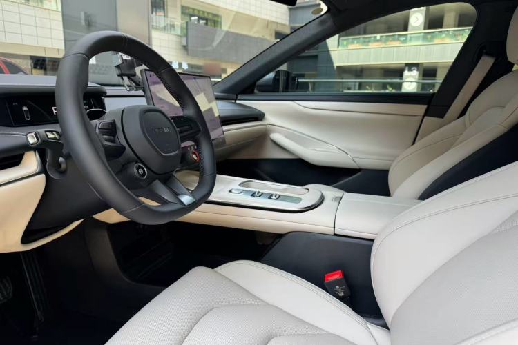 Used Xiaomi Auto SU7 2024 Rear-Drive Ultra-Long Range Advanced Pro-Level Intelligent Driving Version Interior 1