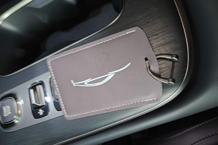 Used Xiaomi Auto SU7 2024 Rear-Drive Ultra-Long Range Advanced Pro-Level Intelligent Driving Version Interior 1