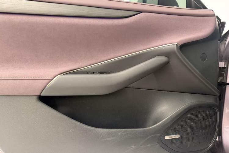 Used Xiaomi Auto SU7 2024 Rear-Drive Long-Range Intelligent Driving Version Interior 10