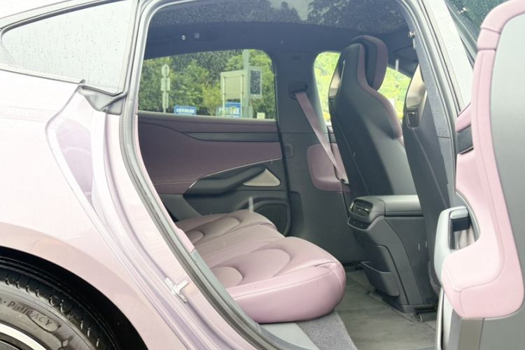 Used Xiaomi Auto SU7 2024 Rear-Drive Long-Range Intelligent Driving Version Interior 10