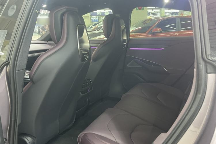 Used Xiaomi Auto SU7 2024 Rear-Drive Long-Range Intelligent Driving Version Interior 2