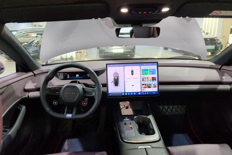Used Xiaomi Auto SU7 2024 Rear-Drive Long-Range Intelligent Driving Version Interior 2
