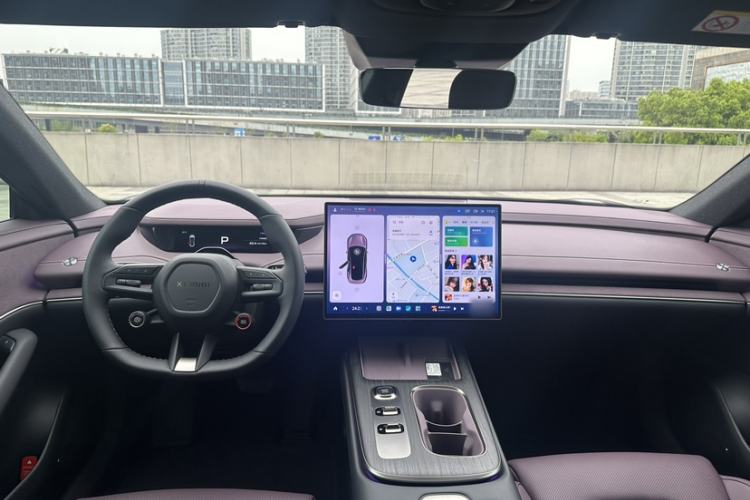 Used Xiaomi Auto SU7 2024 Rear-Drive Ultra-Long Range Advanced Pro-Level Intelligent Driving Version Interior 2