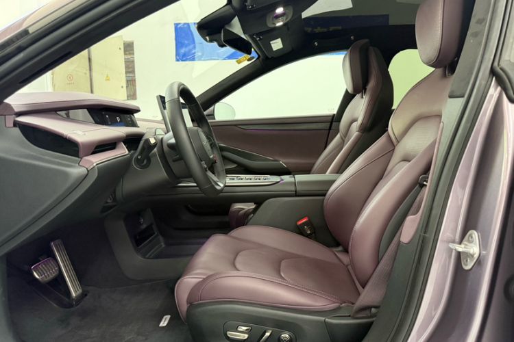 Used Xiaomi Auto SU7 2024 Four-Wheel Drive Ultra-Long Range Advanced Intelligent Driving Max Edition Interior 2