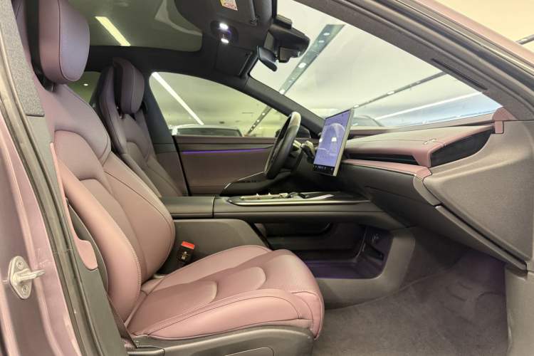 Used Xiaomi Auto SU7 2024 Rear-Drive Long-Range Intelligent Driving Version Interior 2