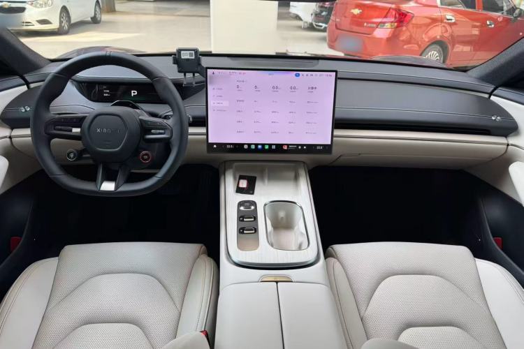 Used Xiaomi Auto SU7 2024 Rear-Drive Ultra-Long Range Advanced Pro-Level Intelligent Driving Version Interior 2