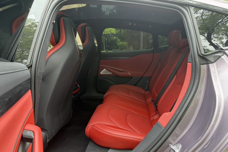 Used Xiaomi Auto SU7 2024 Four-Wheel-Drive Max Founder's Edition Interior 2