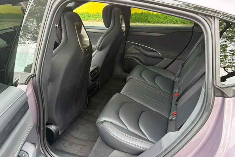 Used Xiaomi Auto SU7 2024 Four-Wheel Drive Ultra-Long Range Advanced Intelligent Driving Max Edition Interior 3